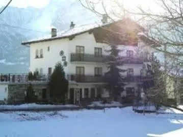 Hirondelle Отель Аоста